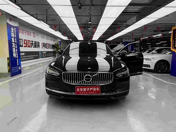 Фото 2 - Volvo S90