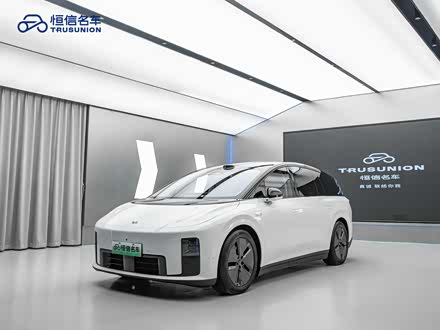 Фото 1 - LiXiang i8