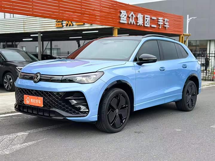 Фото 1 - Volkswagen Tiguan L Pro