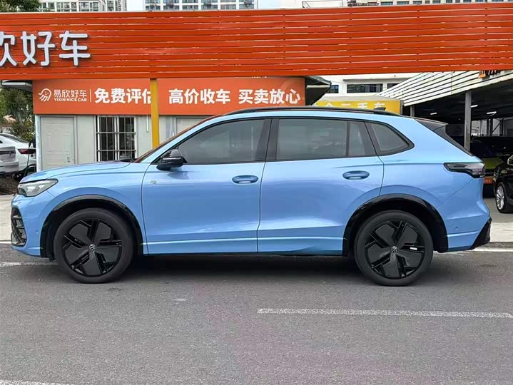 Фото 4 - Volkswagen Tiguan L Pro