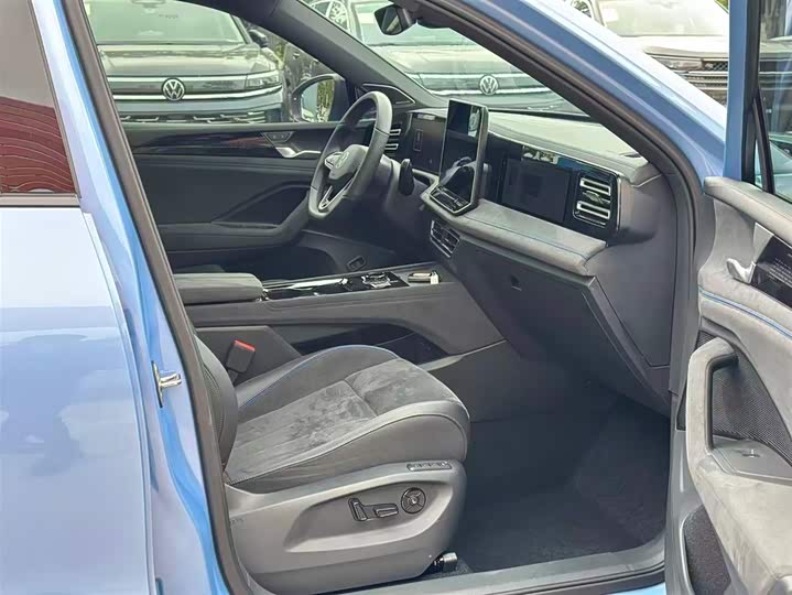 Фото 6 - Volkswagen Tiguan L Pro