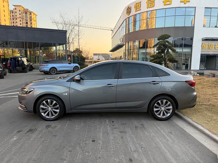 Фото 3 - Chevrolet Monza