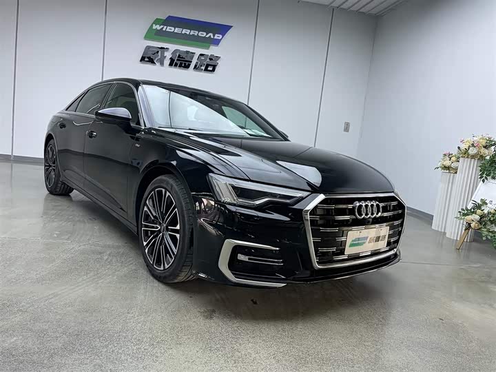 Фото 4 - Audi A6L