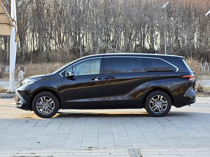 Фото 3 - Toyota Sienna