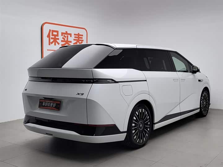 Фото 2 - XPeng X9