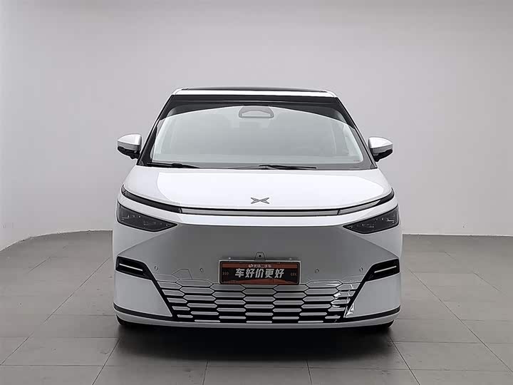 Фото 3 - XPeng X9