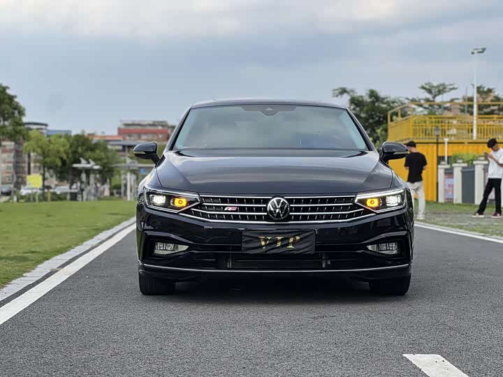 Фото 2 - Volkswagen Magotan