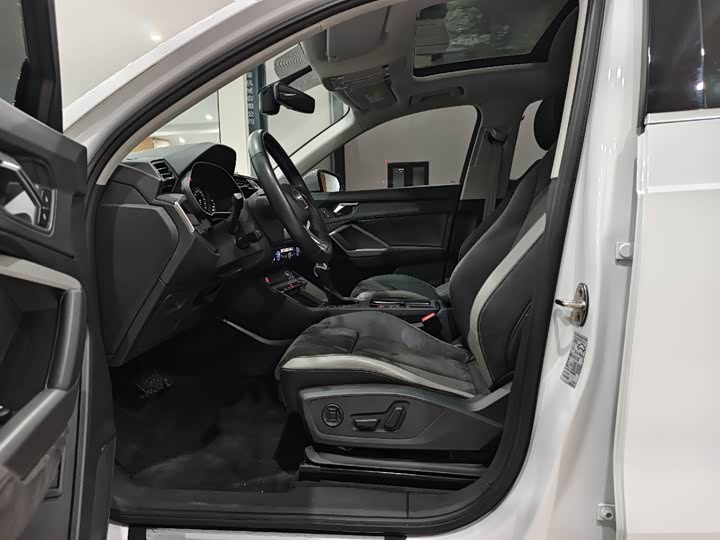 Фото 7 - Audi Q3