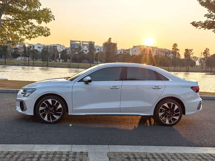 Фото 2 - Audi A3