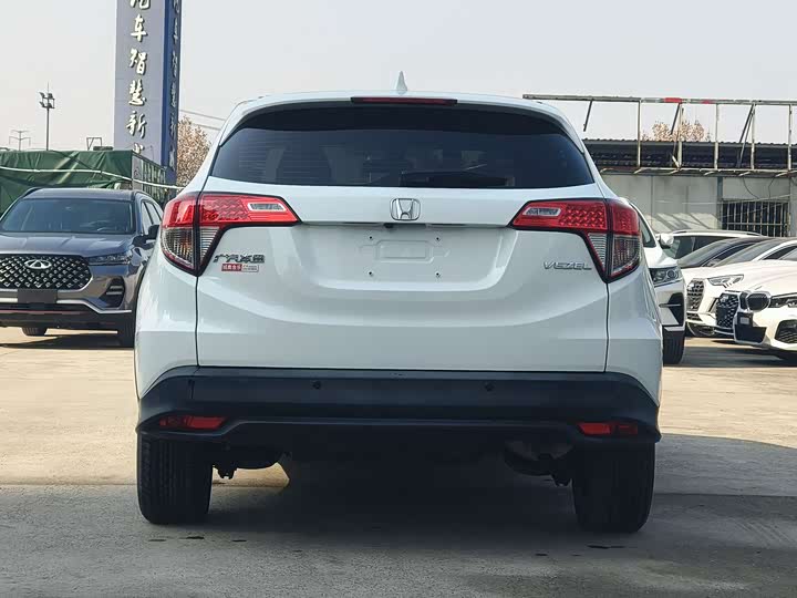 Фото 8 - Honda Vezel