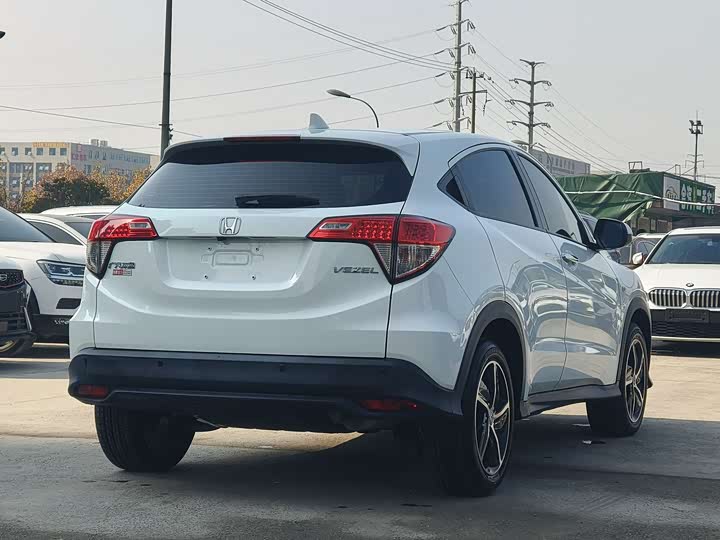 Фото 9 - Honda Vezel