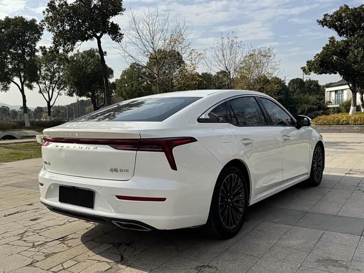 Фото 6 - Bestune B70