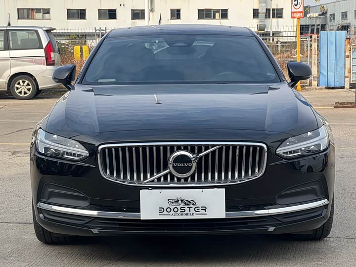 Фото 1 - Volvo S90