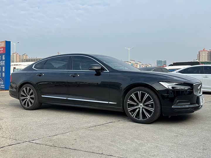 Фото 3 - Volvo S90