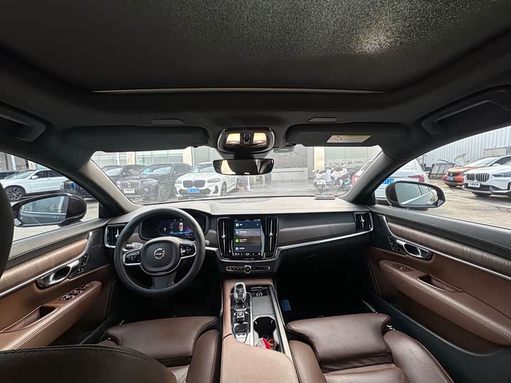 Фото 7 - Volvo S90