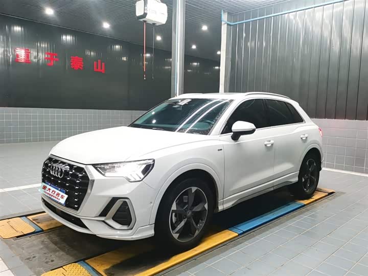 Фото 1 - Audi Q3