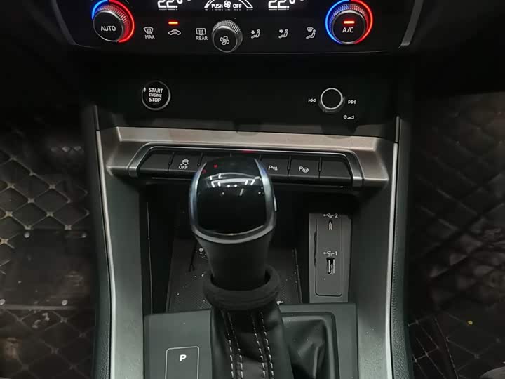 Фото 9 - Audi Q3