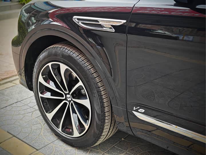 Фото 8 - Bentley Bentayga