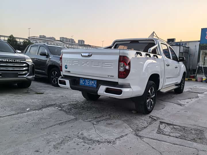 Фото 5 - Maxus T70