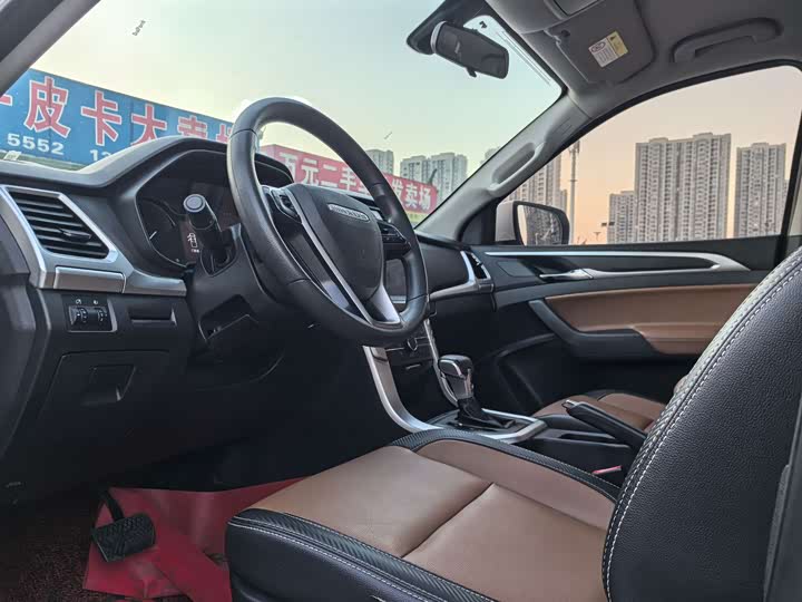 Фото 8 - Maxus T70