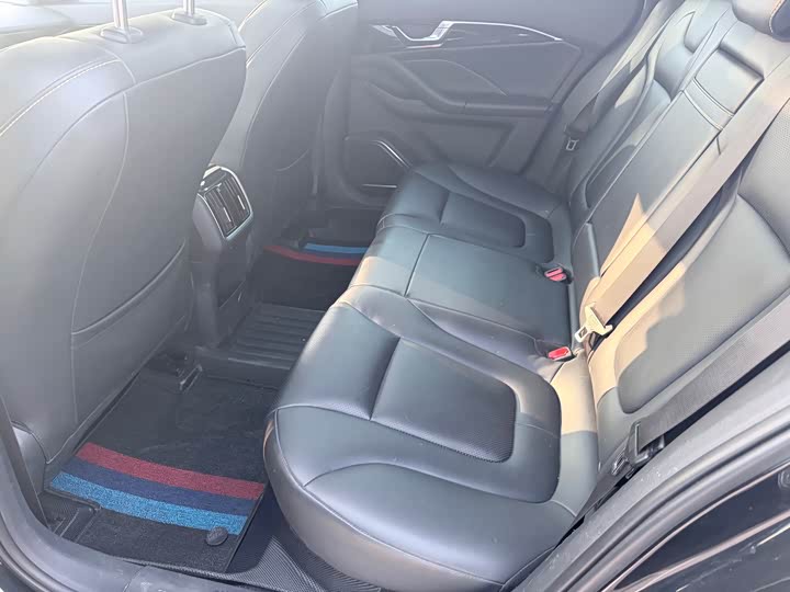 Фото 5 - Bestune B70