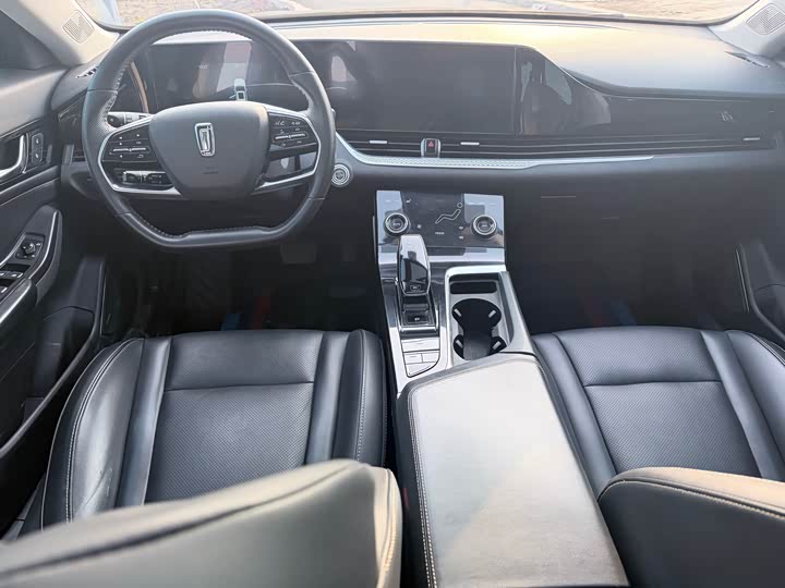 Фото 6 - Bestune B70