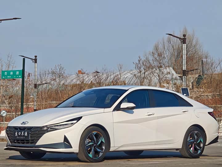 Фото 1 - Hyundai Elantra N line