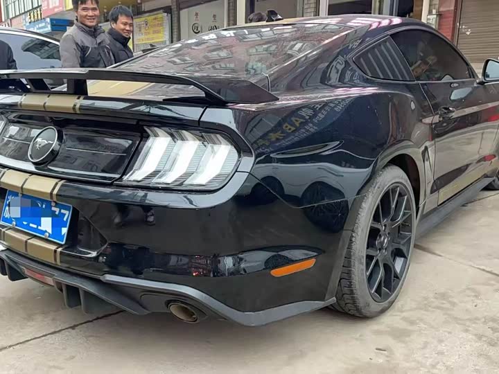 Фото 7 - Ford Mustang