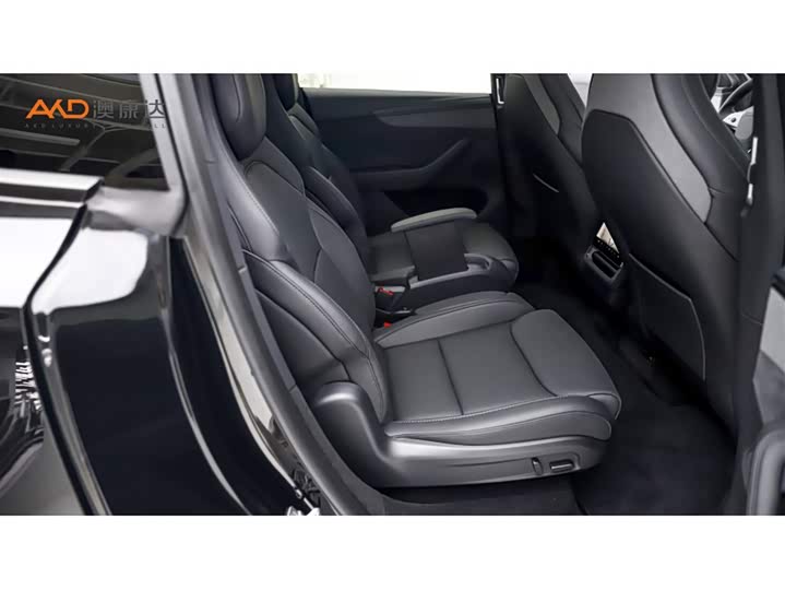 Фото 8 - Tesla Model Y