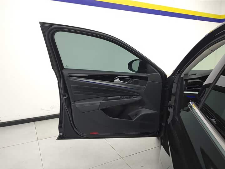 Фото 7 - Volkswagen Passat