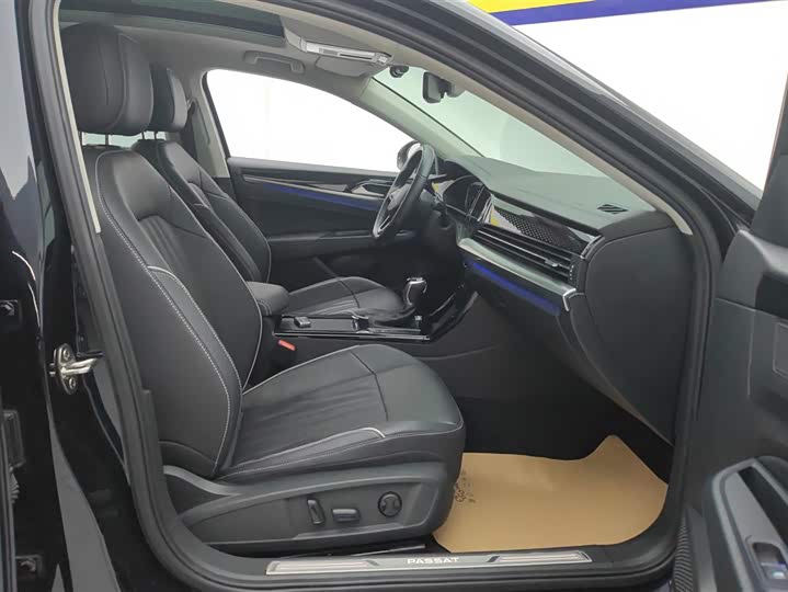 Фото 8 - Volkswagen Passat