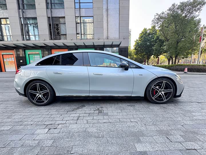 Фото 8 - Mercedes-Benz EQE AMG