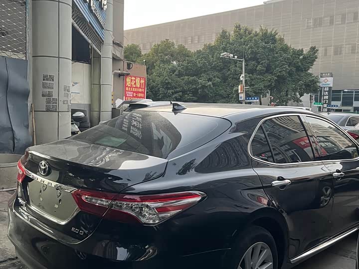 Фото 6 - Toyota Camry