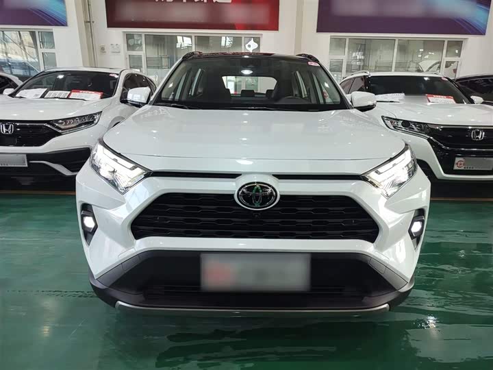 Фото 3 - Toyota RAV4