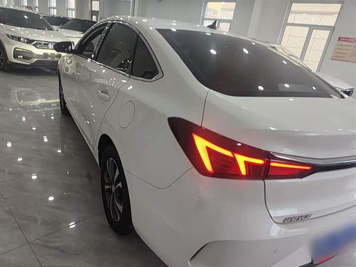 Фото 5 - Changan Eado Plus
