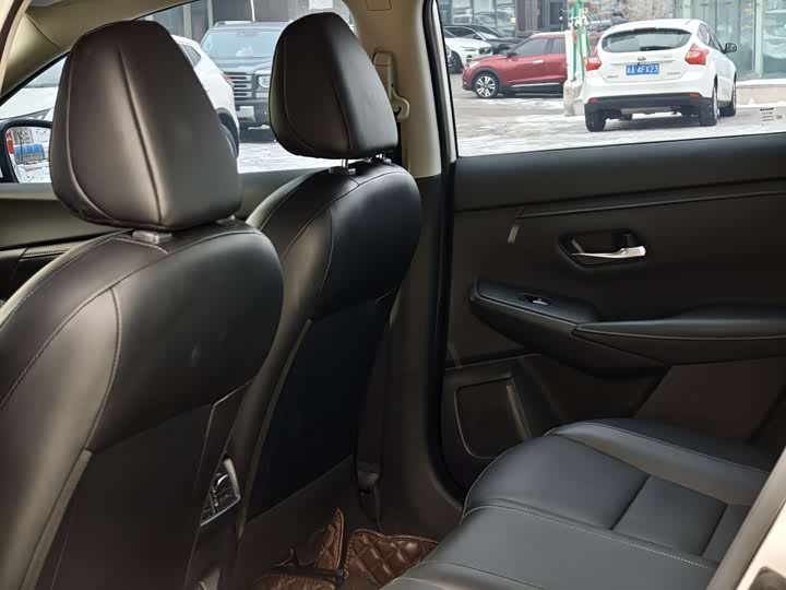 Фото 5 - Nissan Sylphy