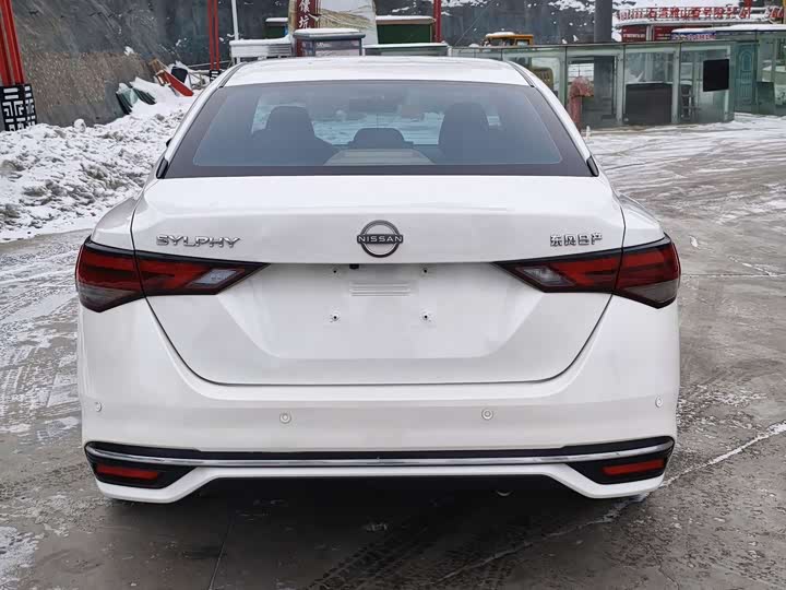 Фото 9 - Nissan Sylphy