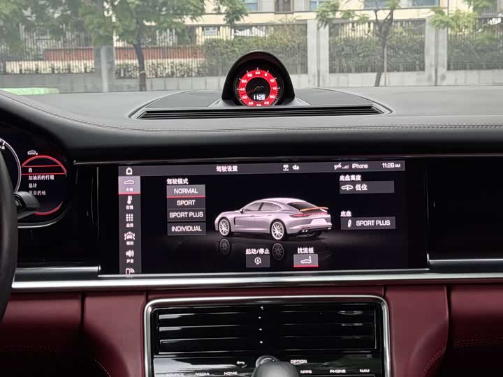 Фото 7 - Porsche Panamera