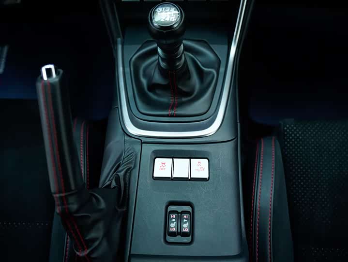 Фото 8 - Subaru BRZ