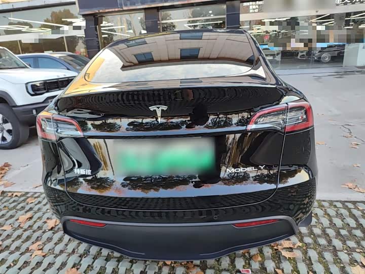 Фото 6 - Tesla Model Y