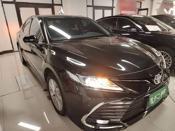 Фото 4 - Toyota Camry