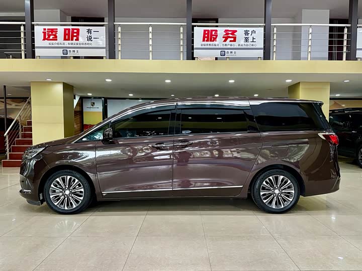 Фото 2 - Buick GL8 ES