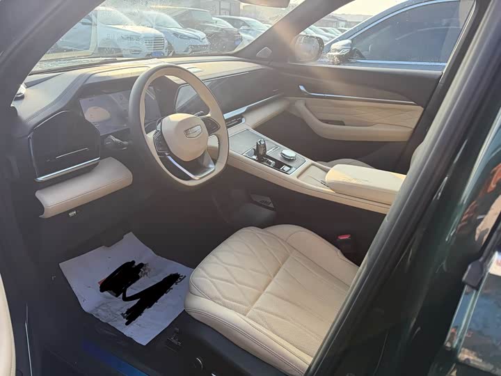 Фото 4 - Geely Monjaro