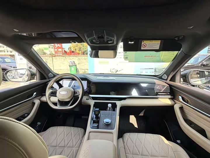 Фото 6 - Geely Monjaro