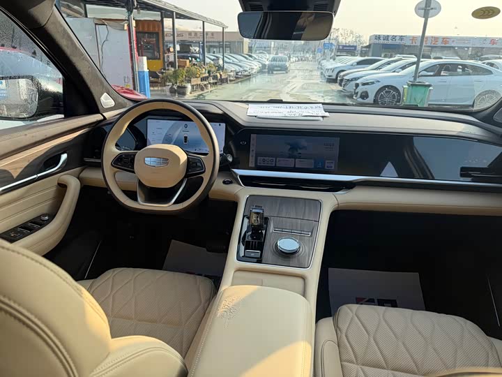 Фото 9 - Geely Monjaro