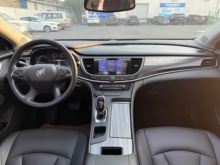 Фото 8 - Buick LaCrosse