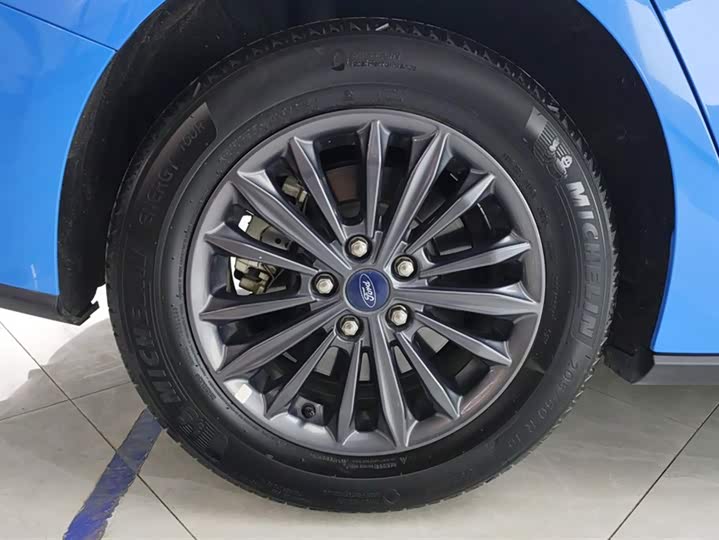 Фото 6 - Ford Focus