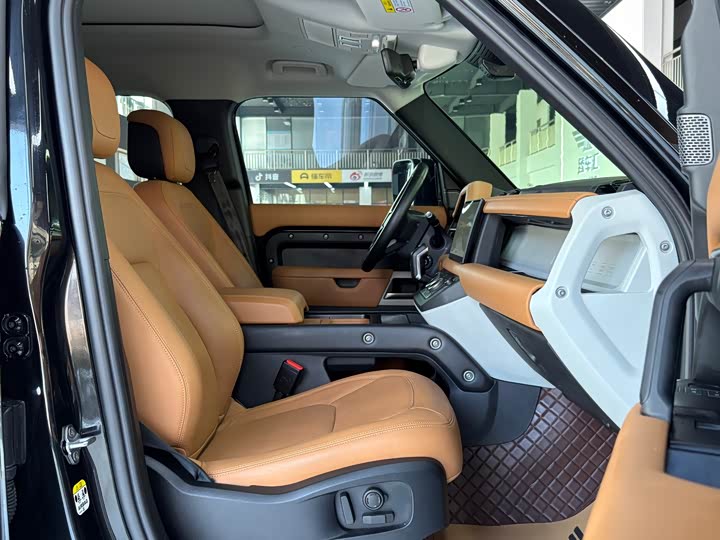 Фото 9 - Land Rover Defender