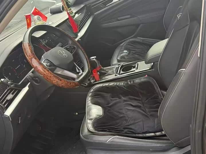 Фото 9 - Volkswagen Passat