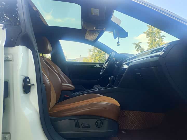 Фото 9 - Volkswagen CC